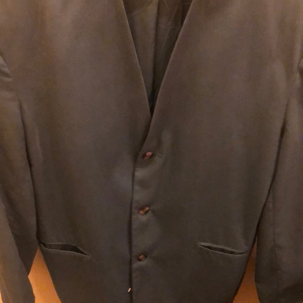 Men’s Medium Thache Le